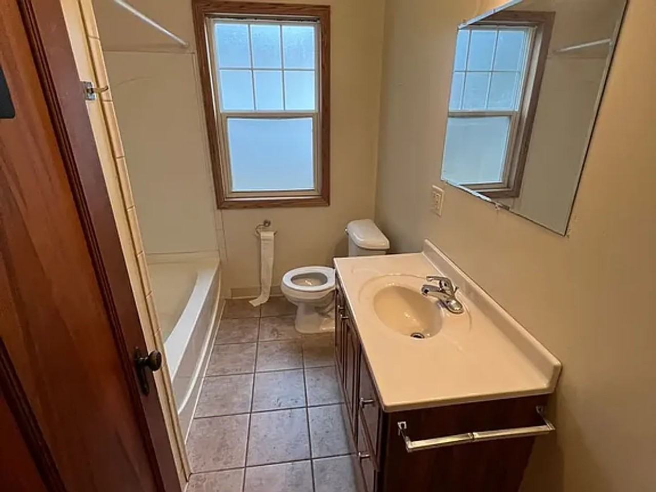 2515 Iowa St - Photo 4 of 20