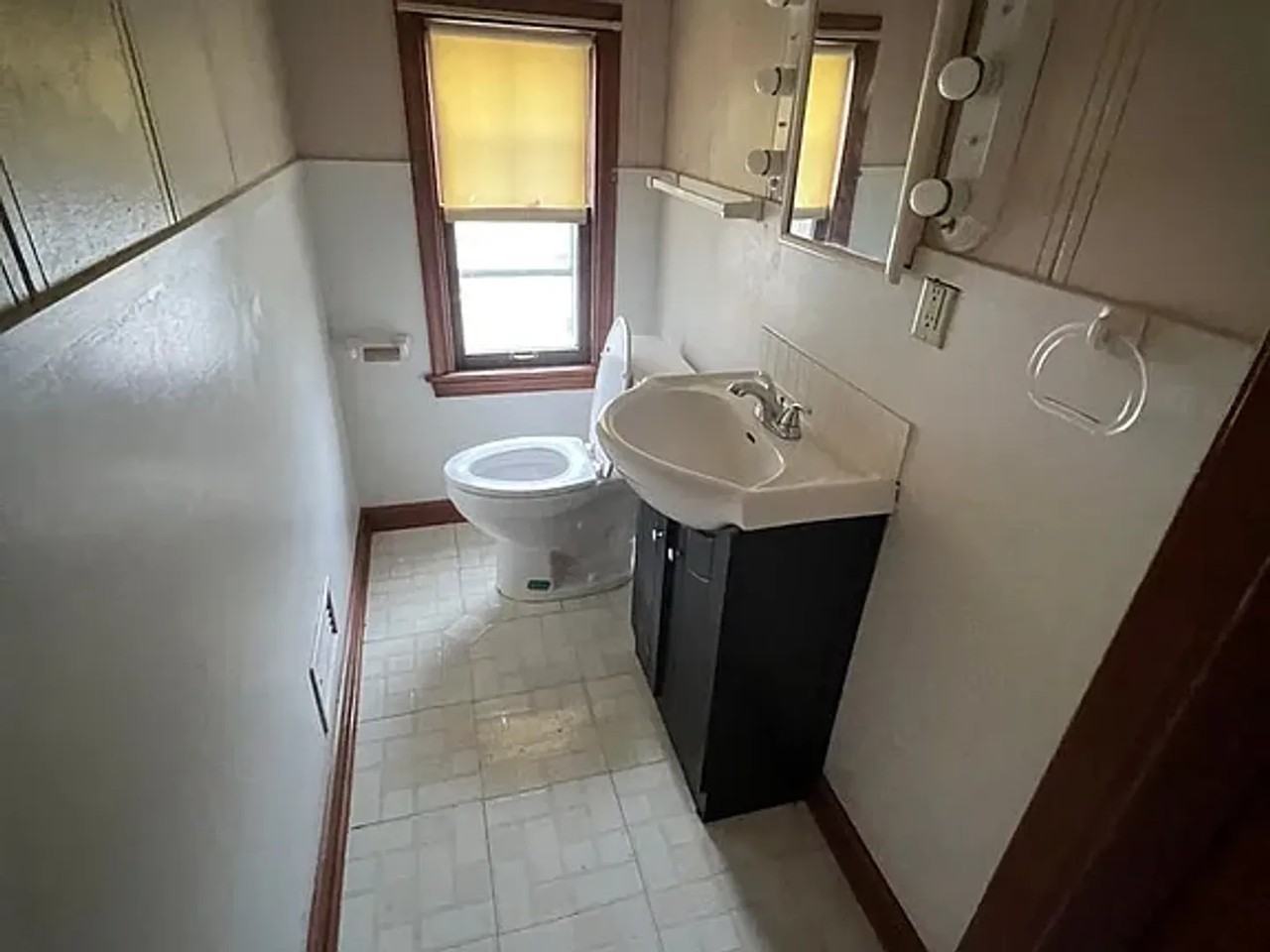 2515 Iowa St - Photo 5 of 20