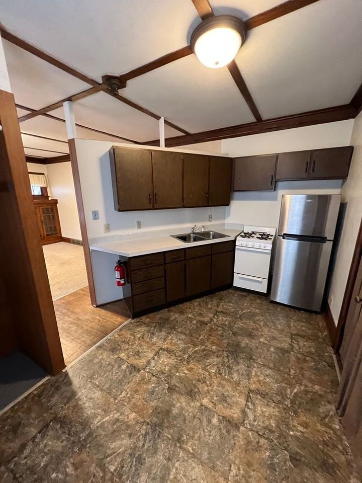 2521 Iowa - Photo 4 of 16