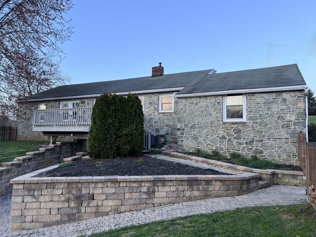 1830 Smith Station Rd - Photo 2 of 24