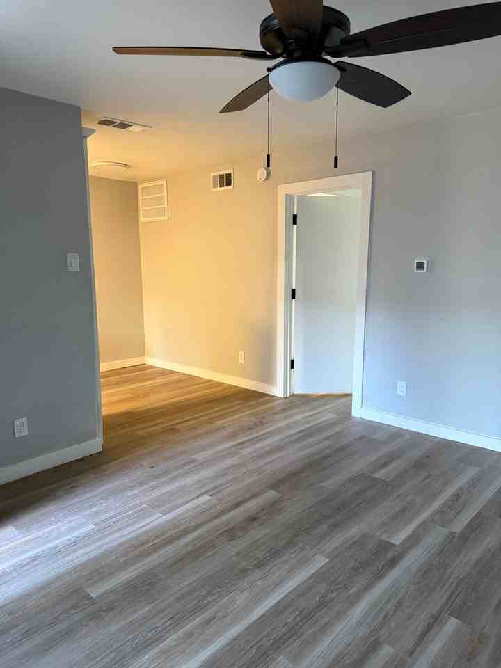 Bravo Apartments - Photo 5 of 11