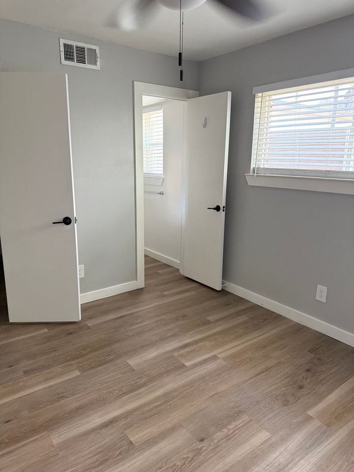 Bravo Apartments - Photo 6 of 11