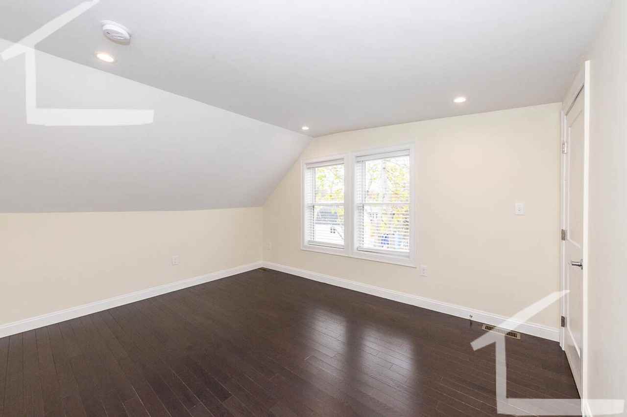 26 Albion St #12 - Photo 2 of 11