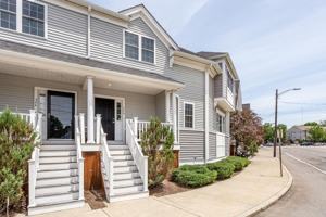 featured image of 504 Sea St