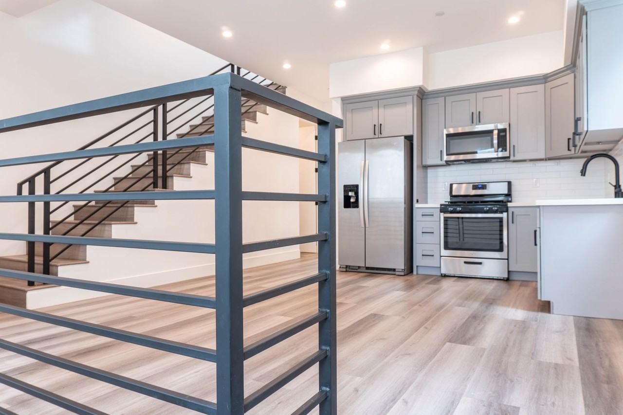 525 S Normandie Ave - Photo 2 of 24