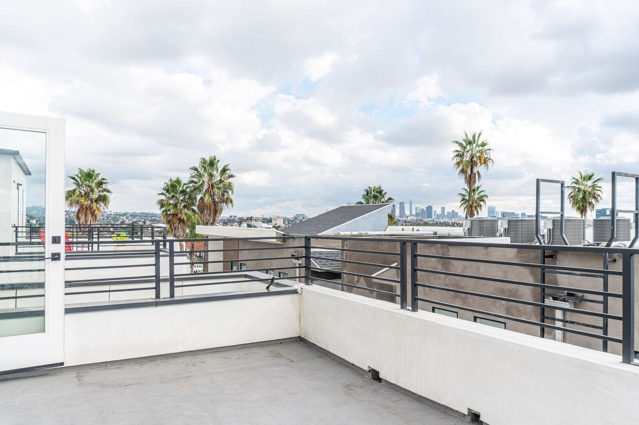 525 S Normandie Ave - Photo 5 of 24