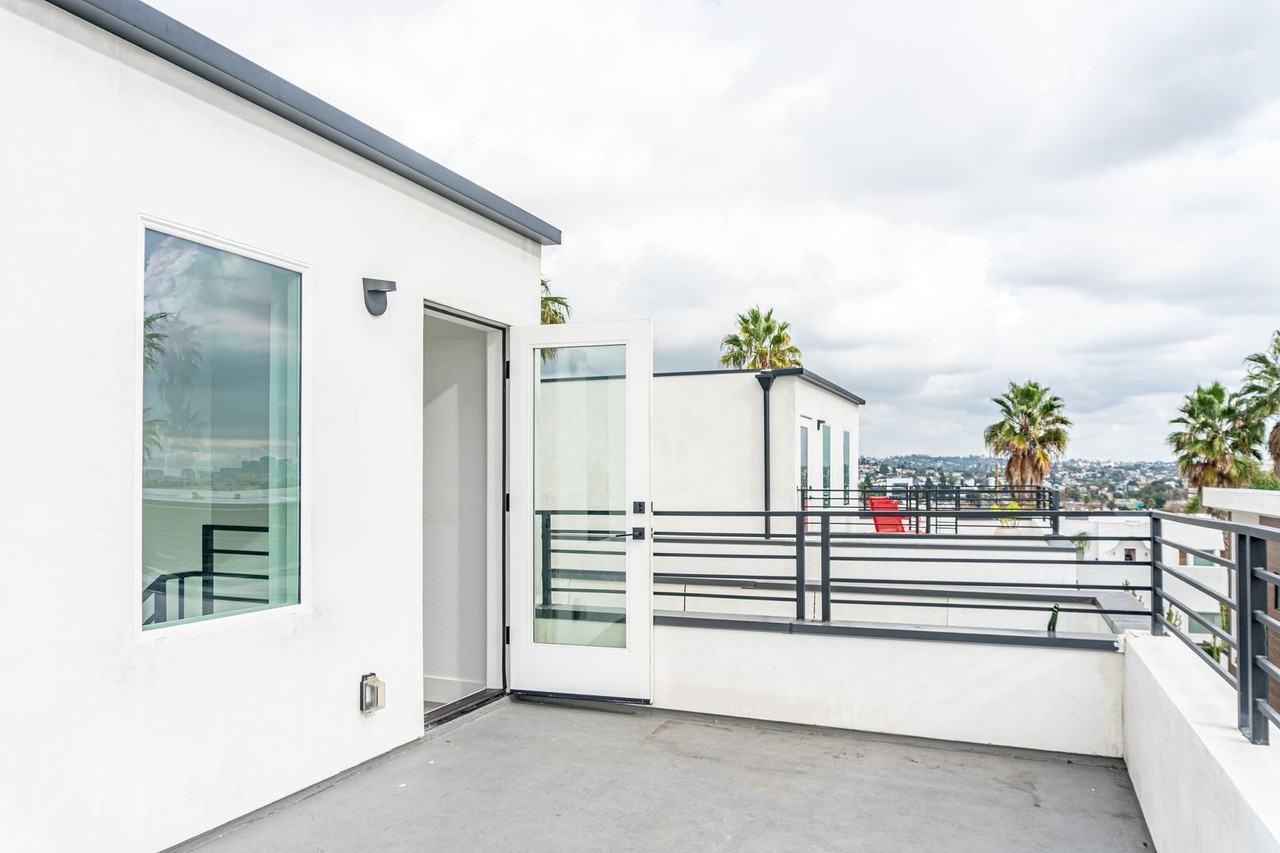 525 S Normandie Ave - Photo 6 of 24