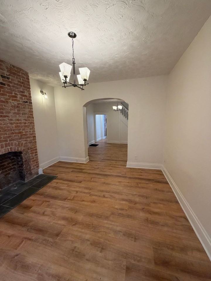 441 E Whittier St - Photo 6 of 20