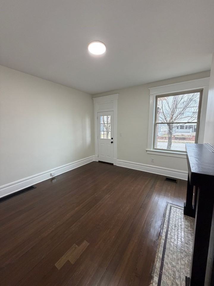 425 Hanford St - Photo 3 of 16