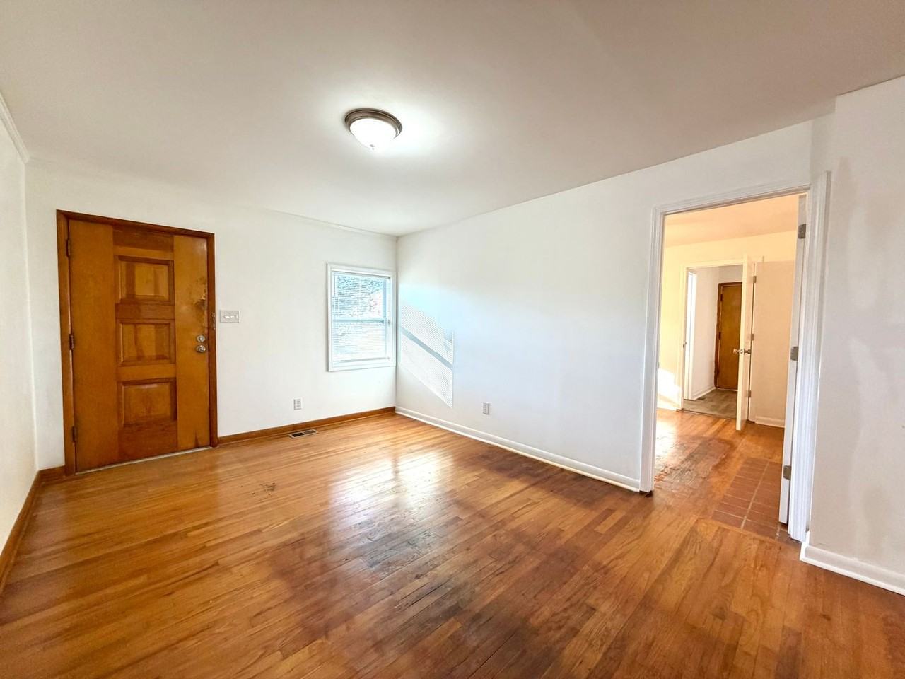 887 Elwood Dr - Photo 4 of 32