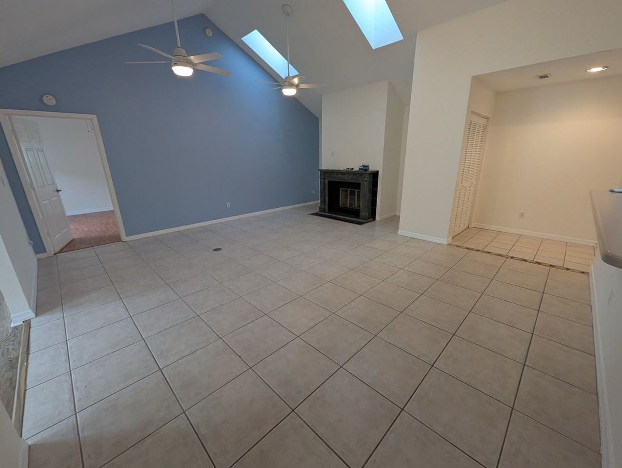 108 N Lake Cir - Photo 4 of 23