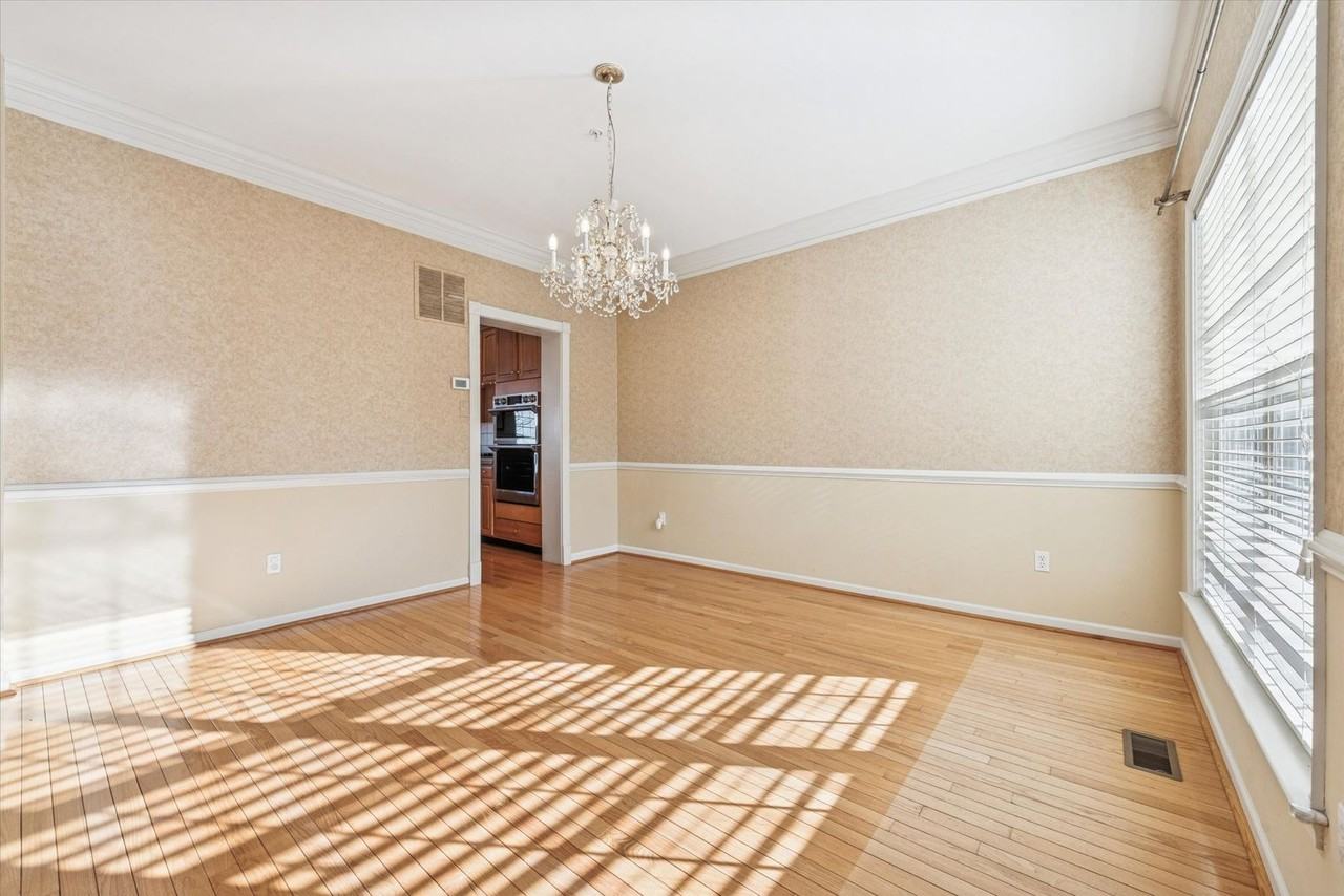 213 Silverbell Ct - Photo 4 of 40