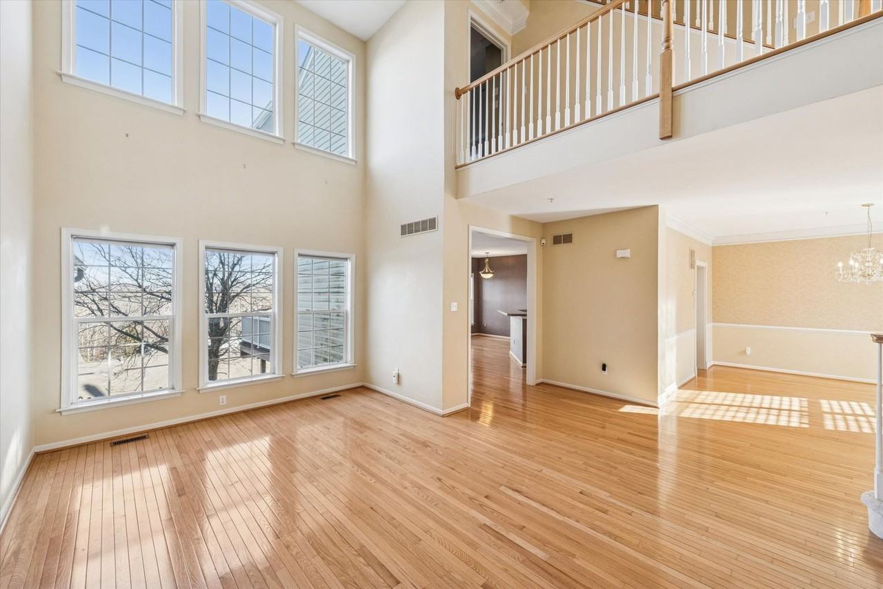 213 Silverbell Ct - Photo 5 of 40