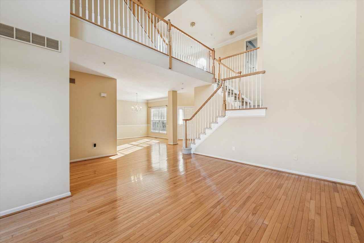 213 Silverbell Ct - Photo 6 of 40