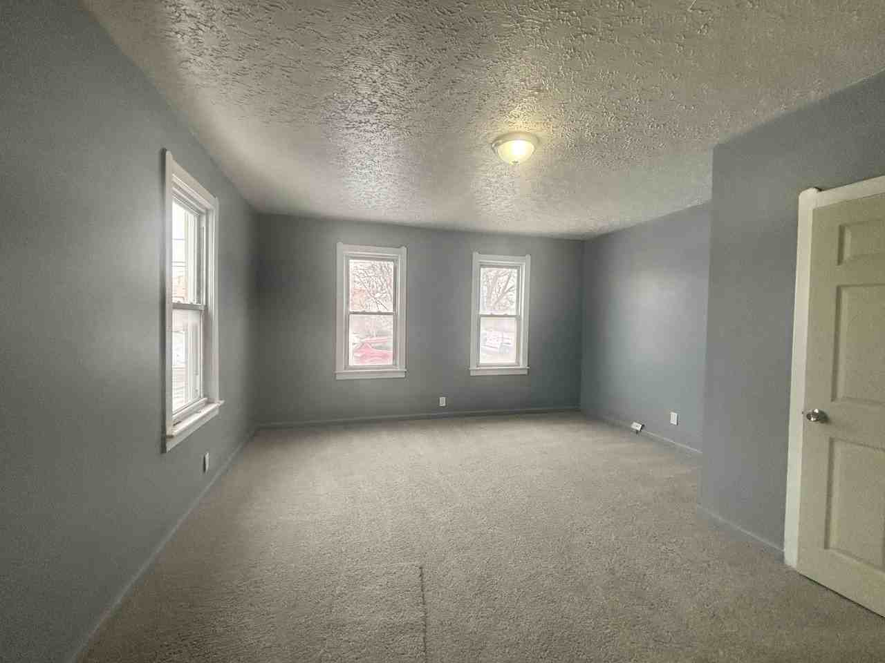 3088 Sawtell Rd - Photo 3 of 13