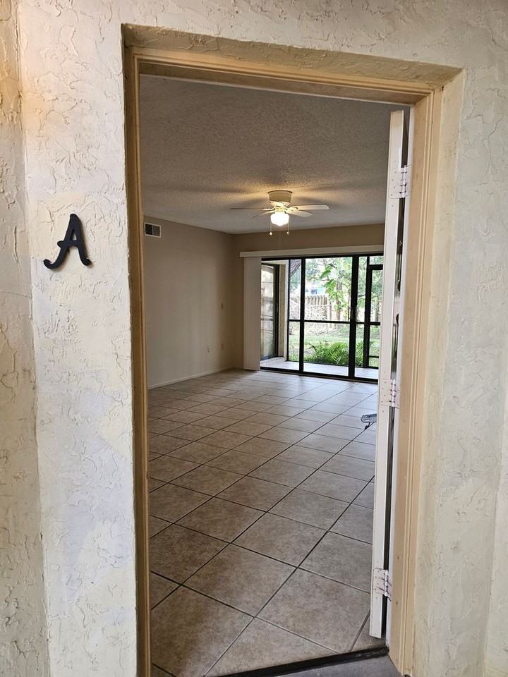 833 Mecca Dr - Photo 2 of 18