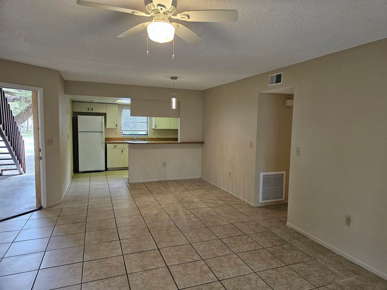 833 Mecca Dr - Photo 4 of 18