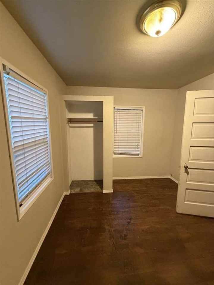 720 Everson Rd - Photo 7 of 8