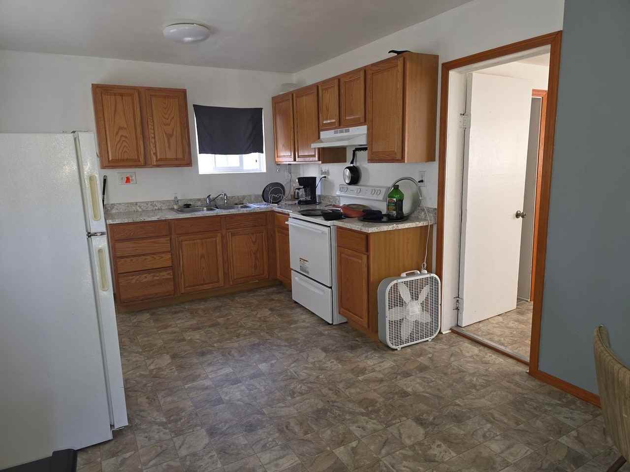 1575 1/2 Oregon St - Photo 2 of 10