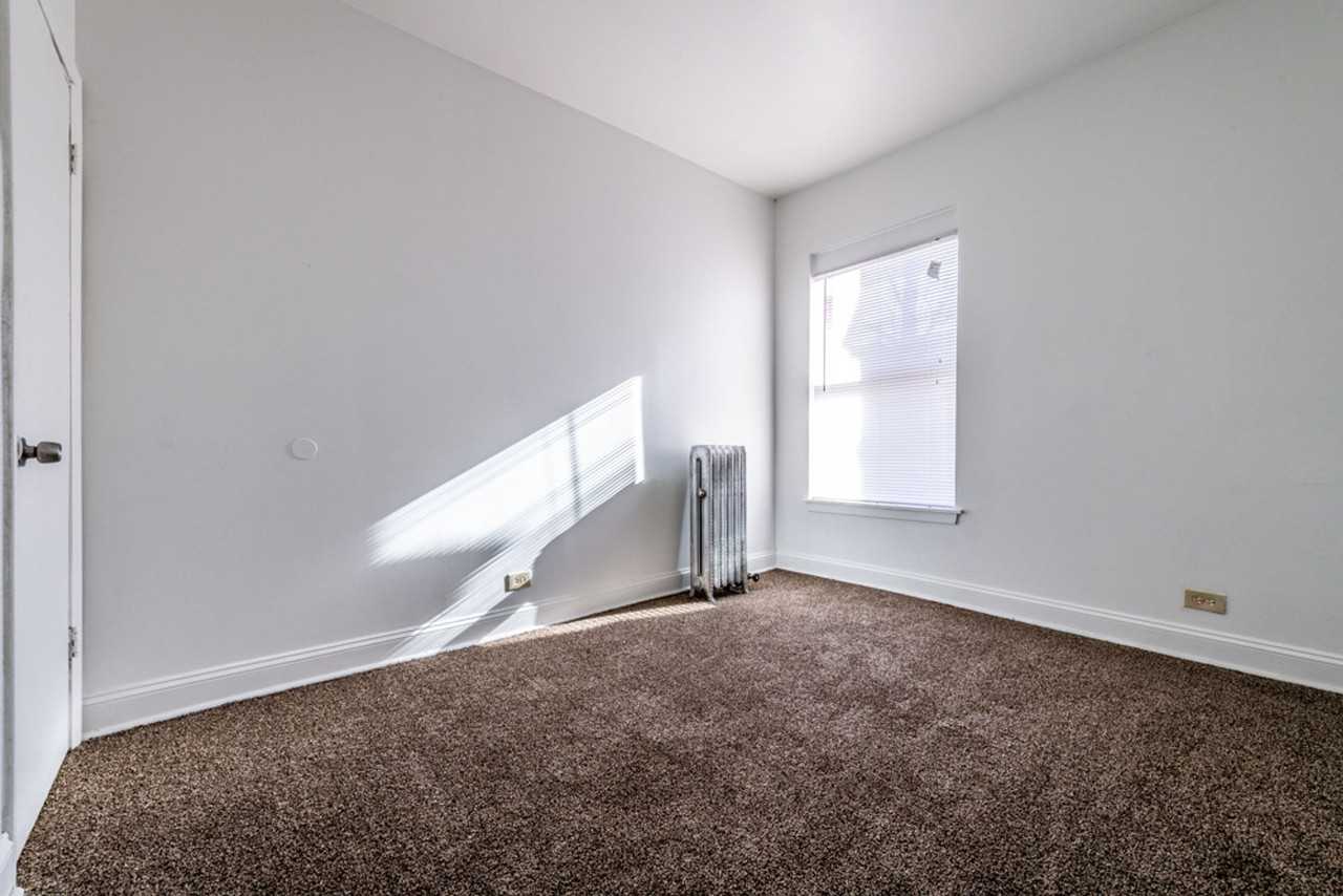 5854 S Michigan Ave Chicago, IL 60637 - Photo 4 of 22