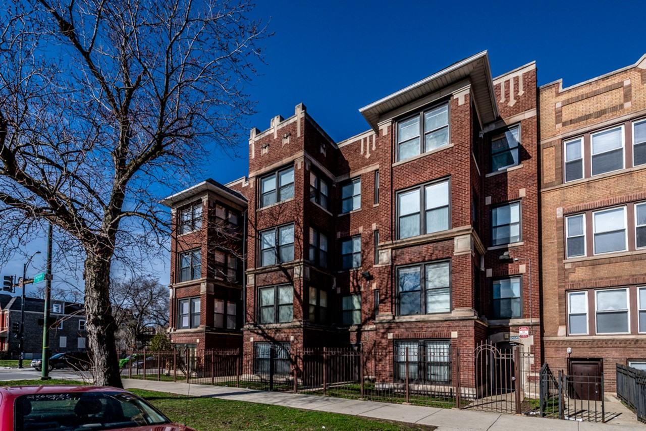 5854 S Michigan - Photo 2 of 21