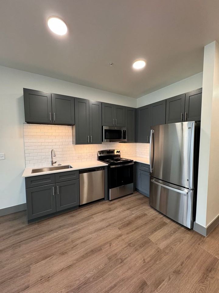 Iconik Bixby Apartments - Photo 4 of 50