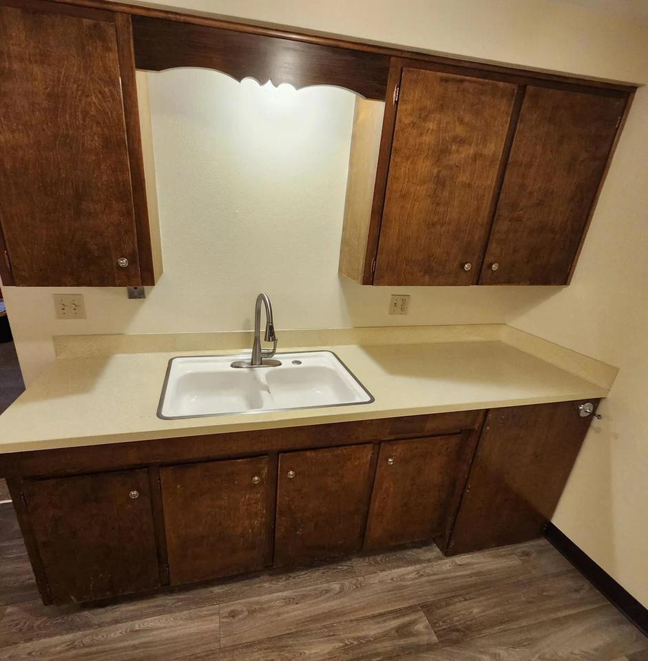 Bush Park Apartments - Photo 4 of 23