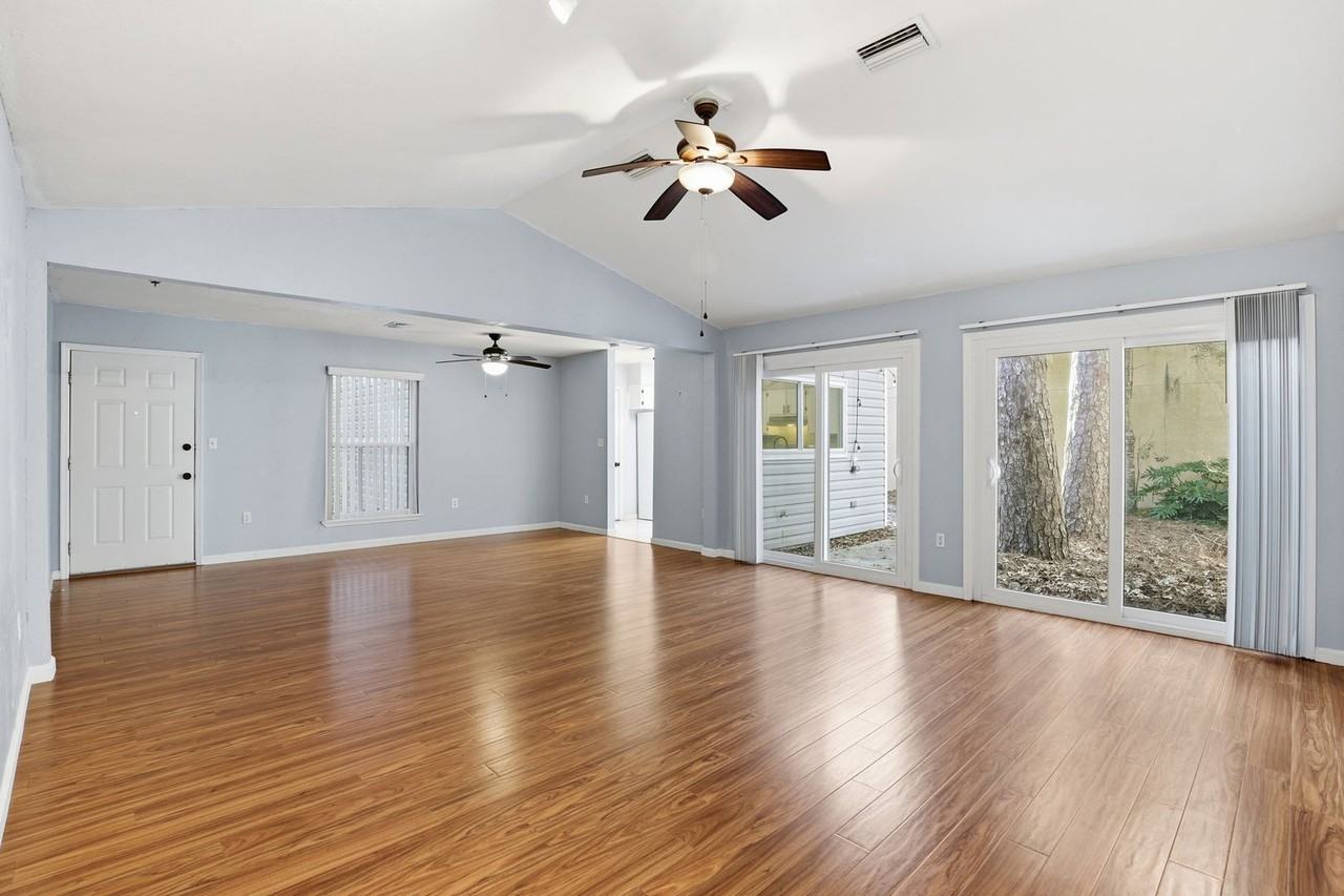 1008 Nw 8th St - Photo 4 of 28