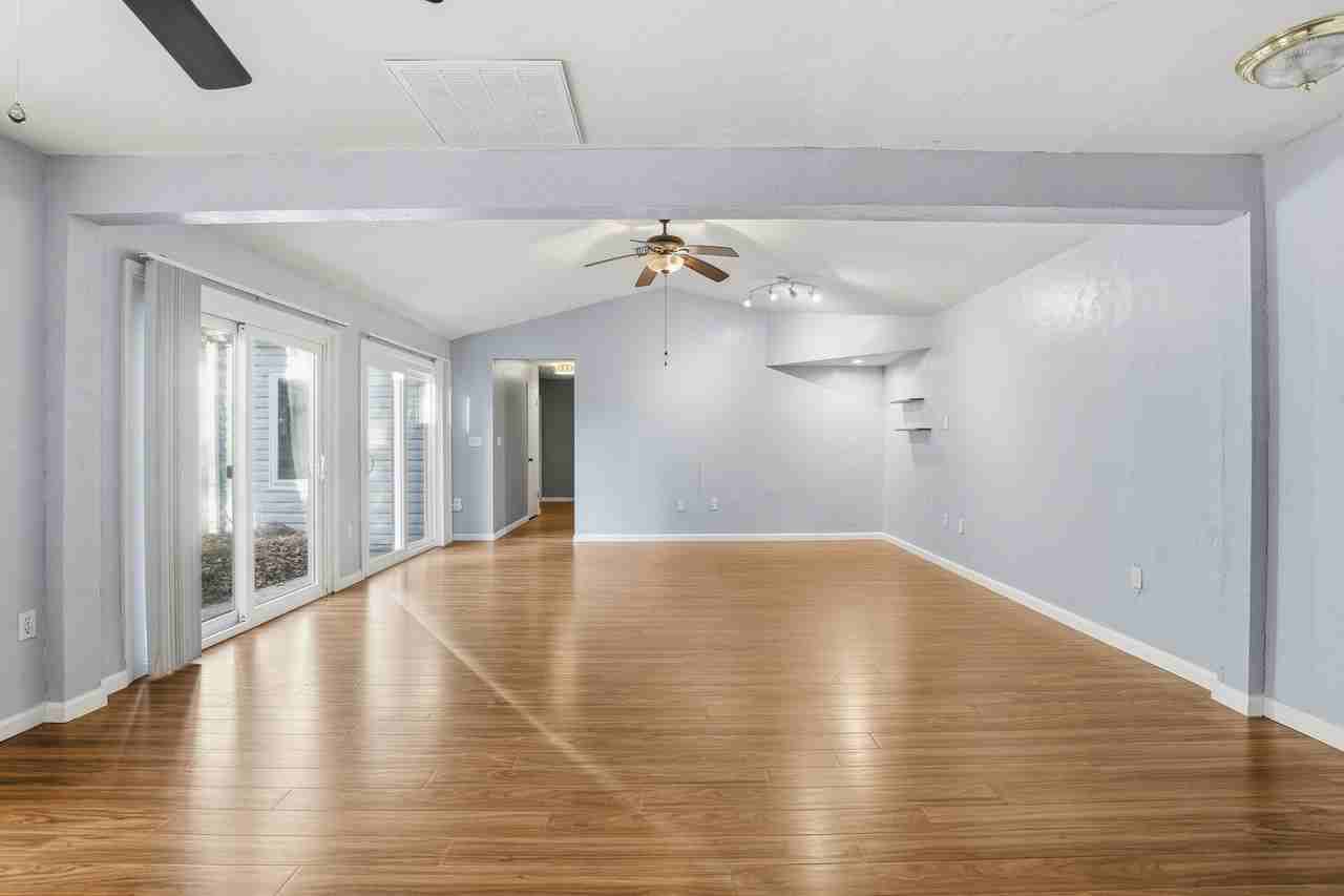 1008 Nw 8th St - Photo 5 of 28