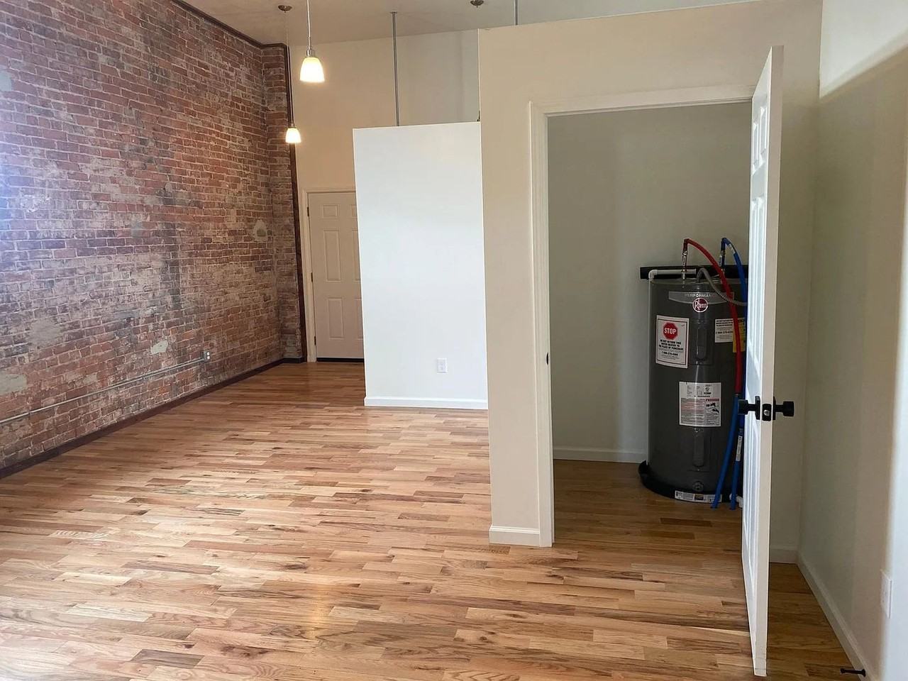 114 E Harrison St - Photo 5 of 17