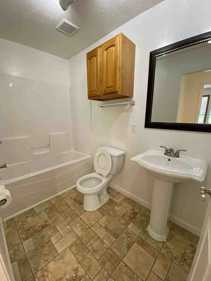 506 W Wall St - Photo 6 of 11