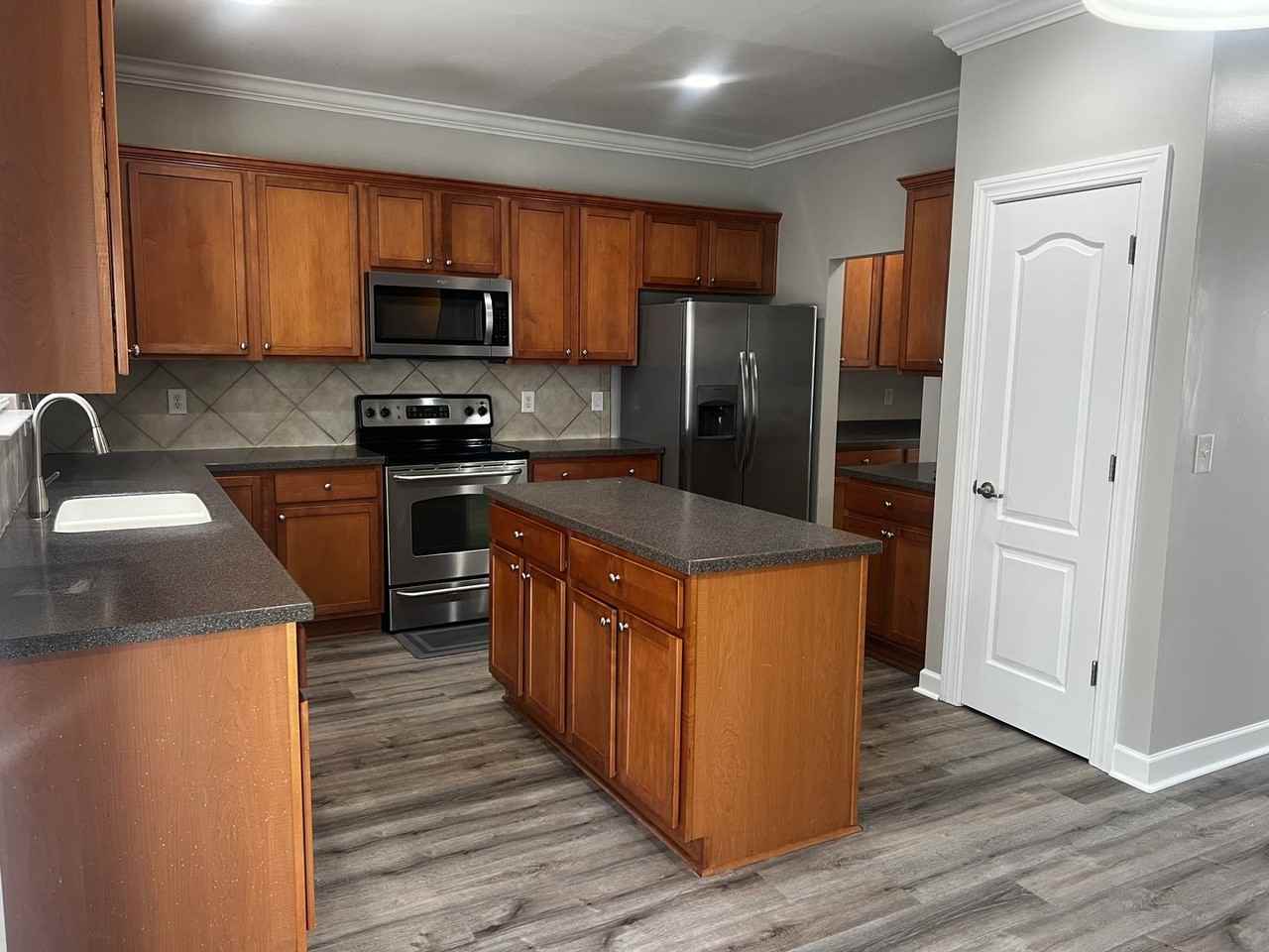 1227 Brighton Ave - Photo 3 of 25