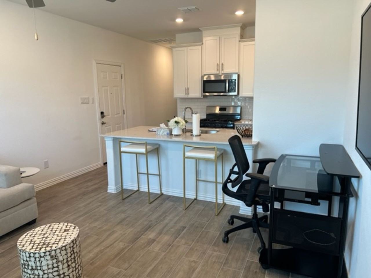 1033 Rosebay Dr - Photo 6 of 12