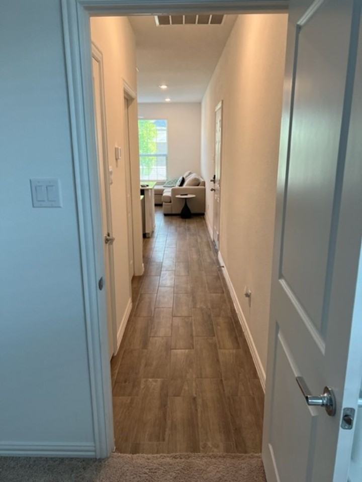 1033 Rosebay Dr - Photo 7 of 12