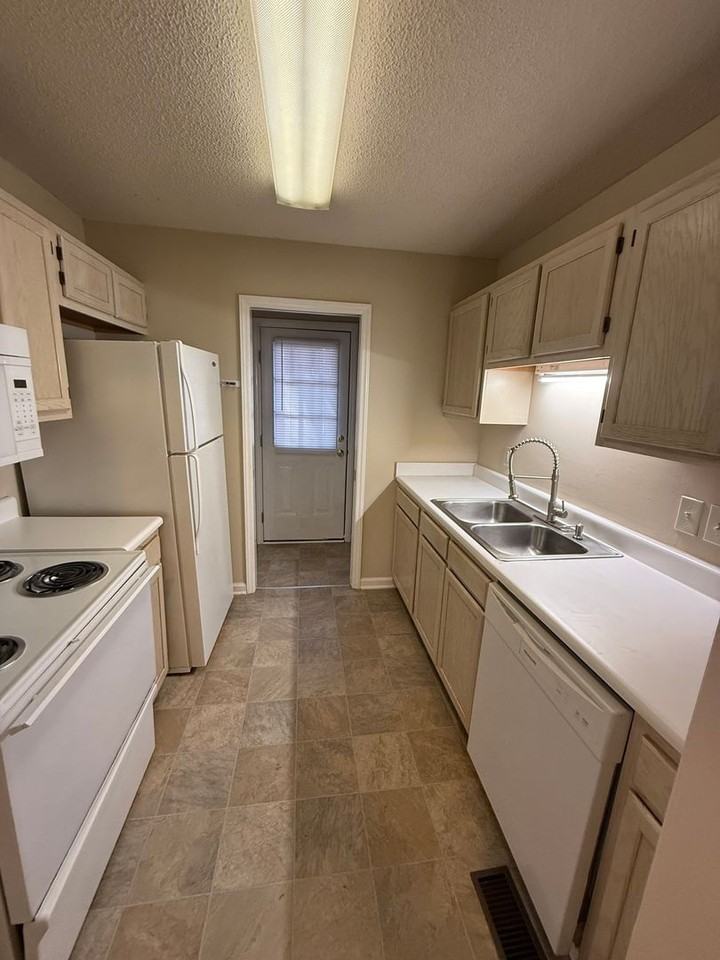 1831 Saddlewood Ct #A - Photo 2 of 7