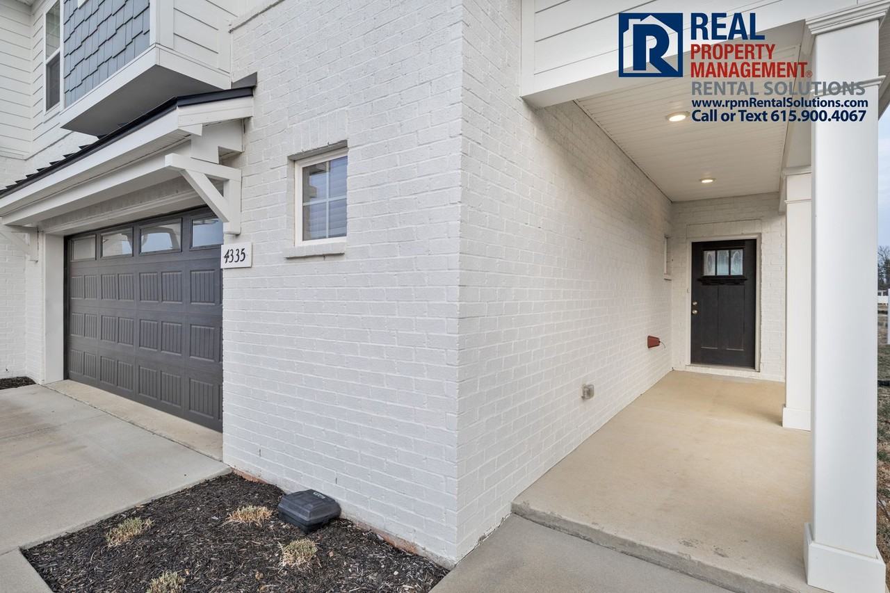 4335 Doral Dr - Photo 3 of 24