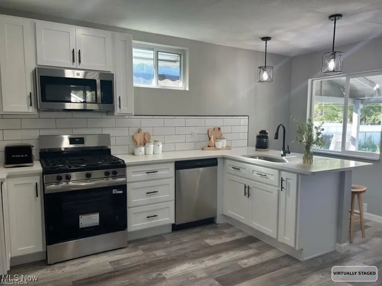 3007 Barber Ave - Photo 3 of 14