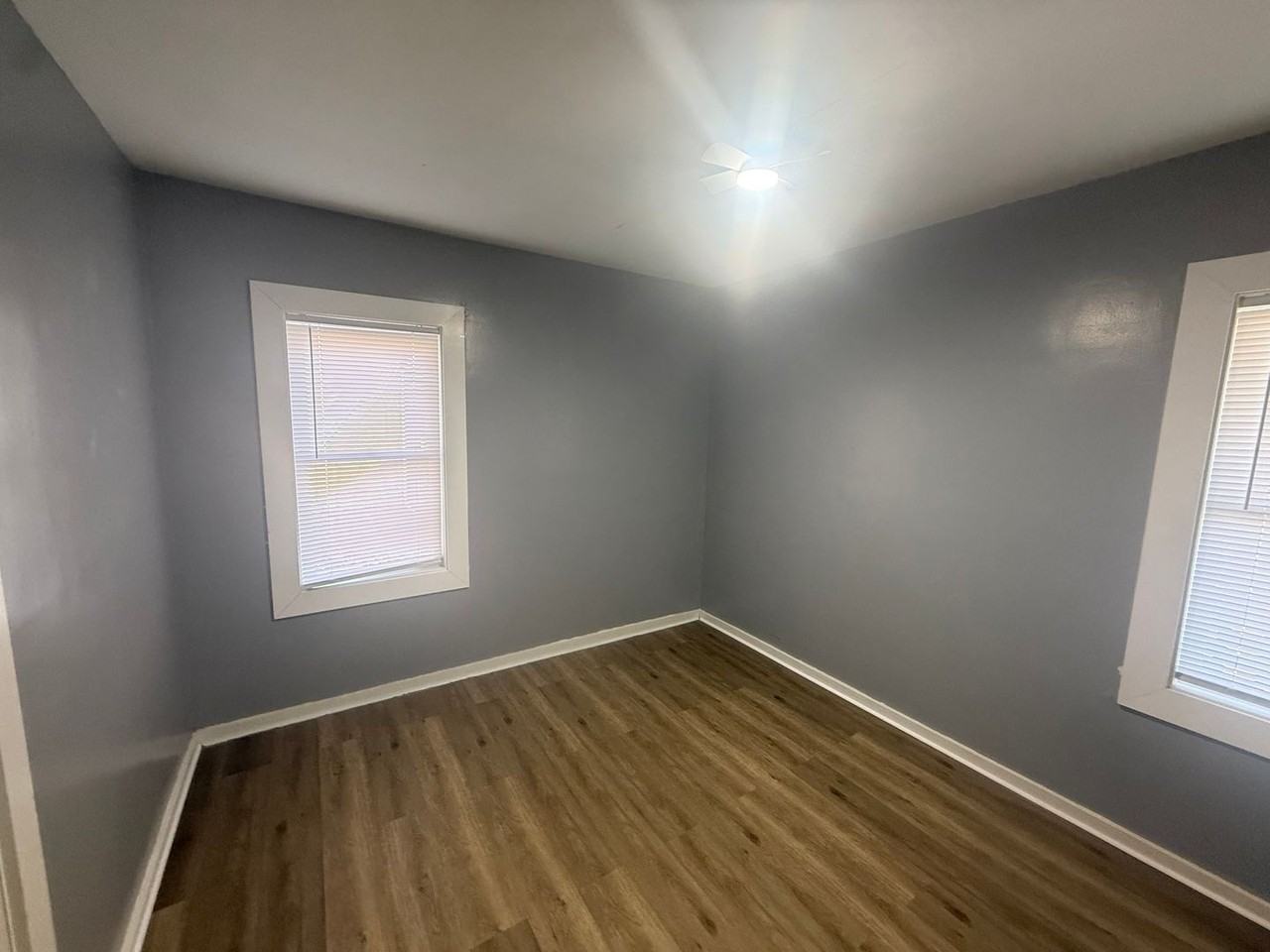 307 S Locust St - Photo 2 of 9