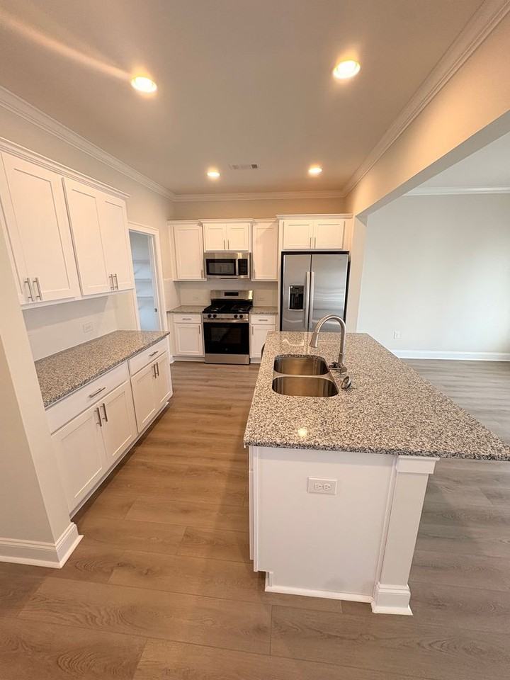 114 Alva Dr - Photo 3 of 18