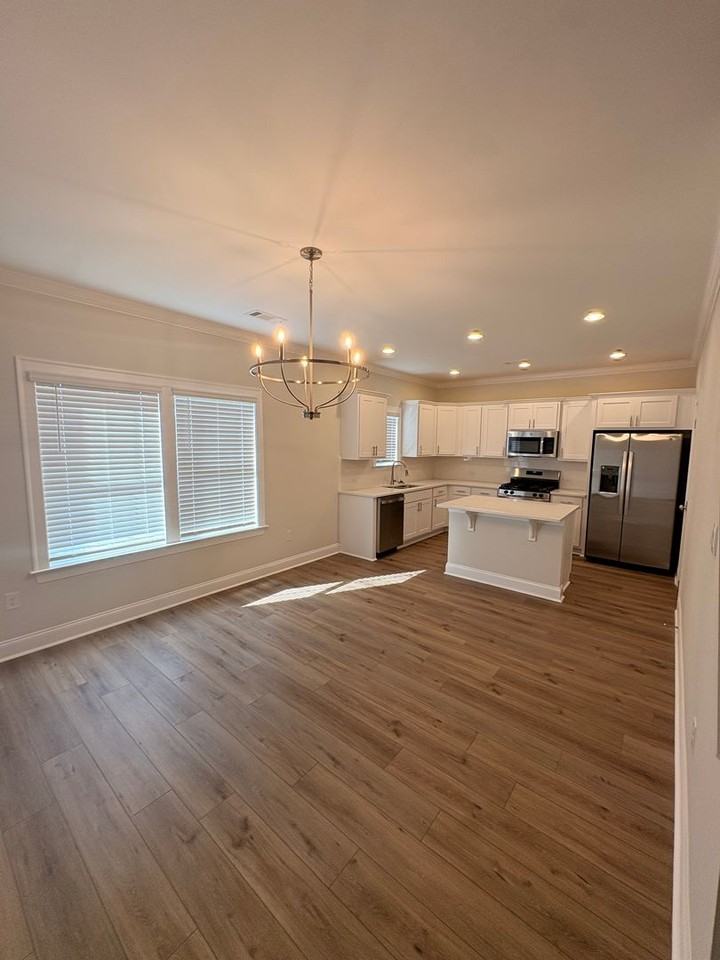 110 Alva Ct - Photo 3 of 17