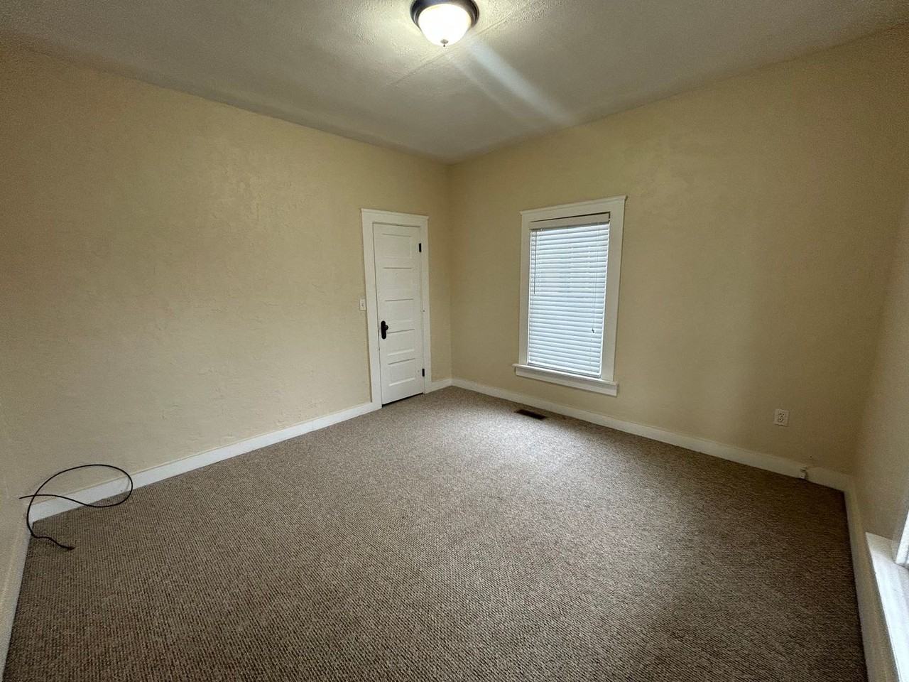 703 1/2 N Nanum St - Photo 6 of 20