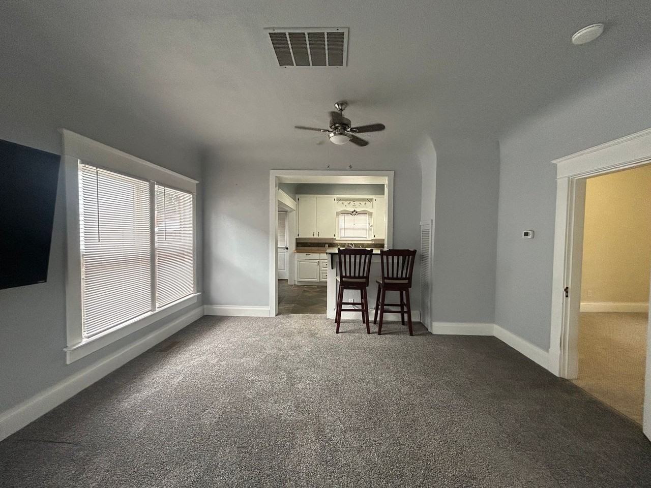 703 1/2 N Nanum St - Photo 7 of 20