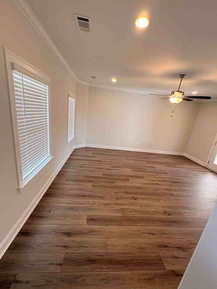 106 Alva Dr - Photo 3 of 11