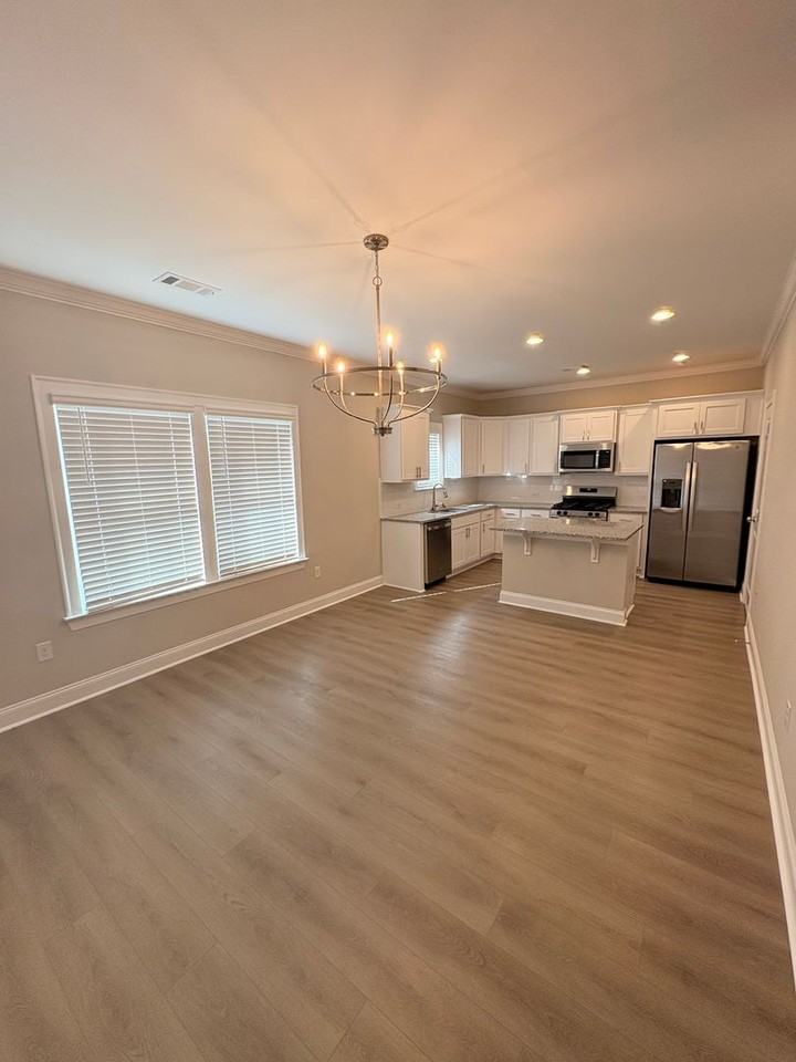 108 Alva Ct - Photo 3 of 17