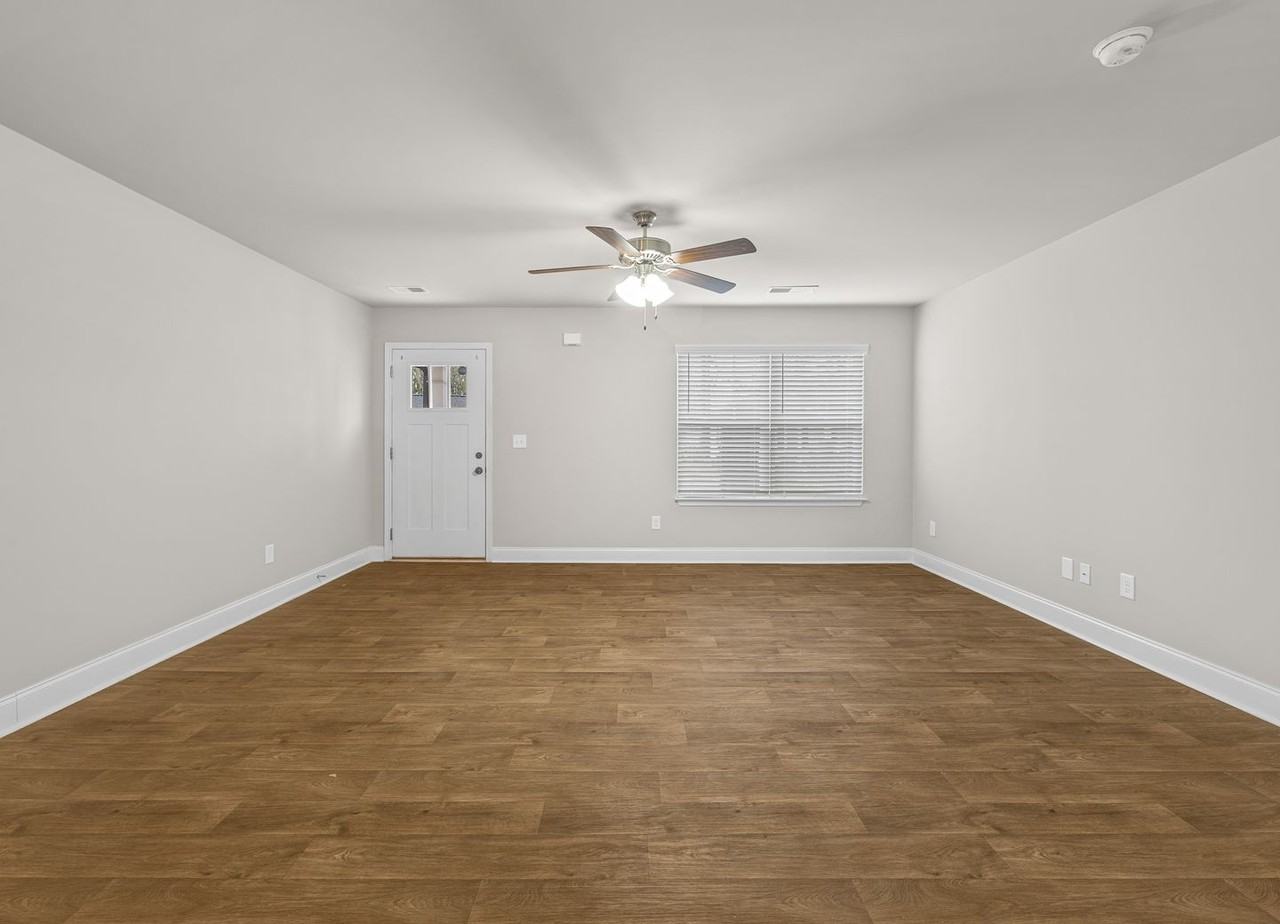 117 Oak St - Photo 6 of 35