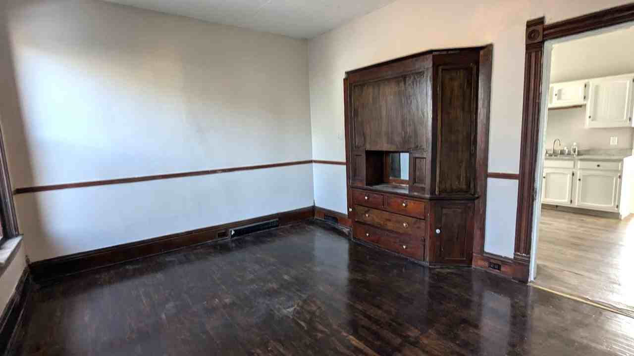 1450 Clinton Street - Photo 6 of 22