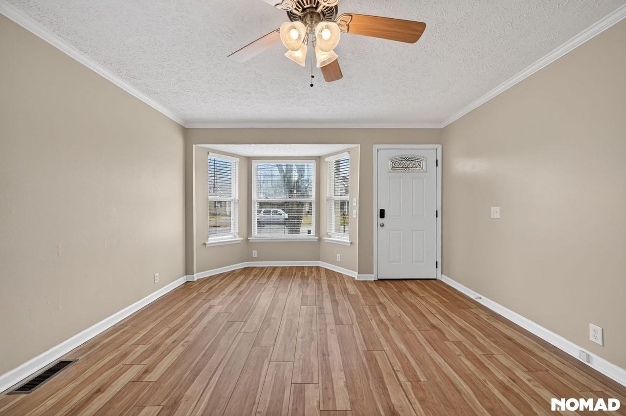 3209 Lakeford Dr - Photo 5 of 19