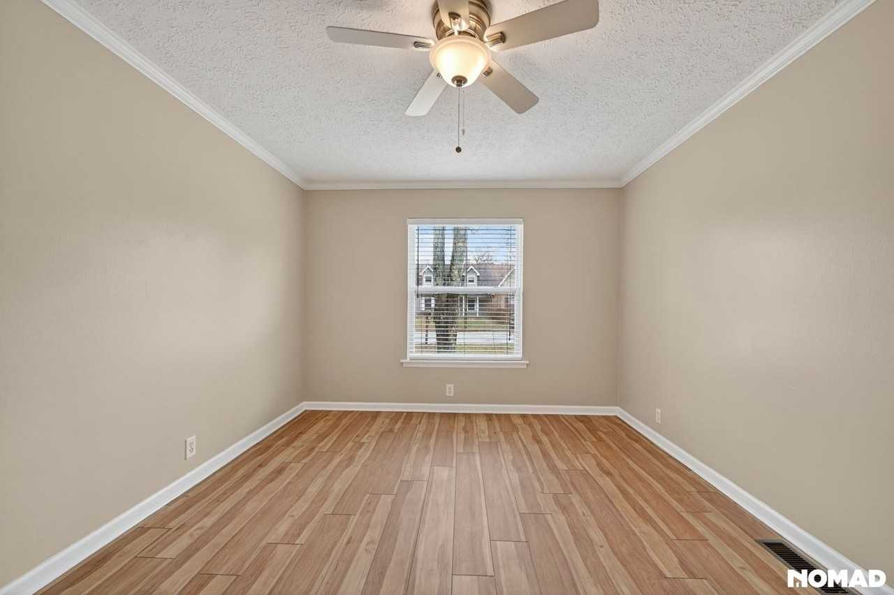 3209 Lakeford Dr - Photo 6 of 19