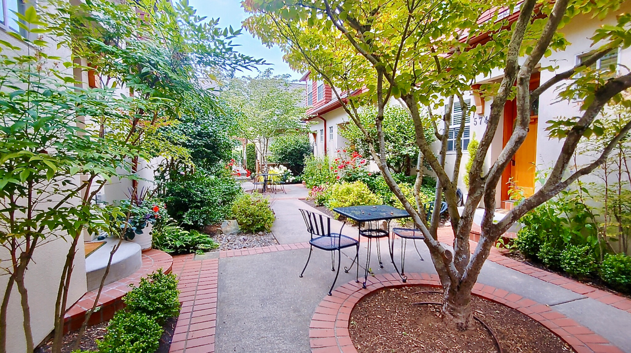 568 2nd St - Photo 2 of 33