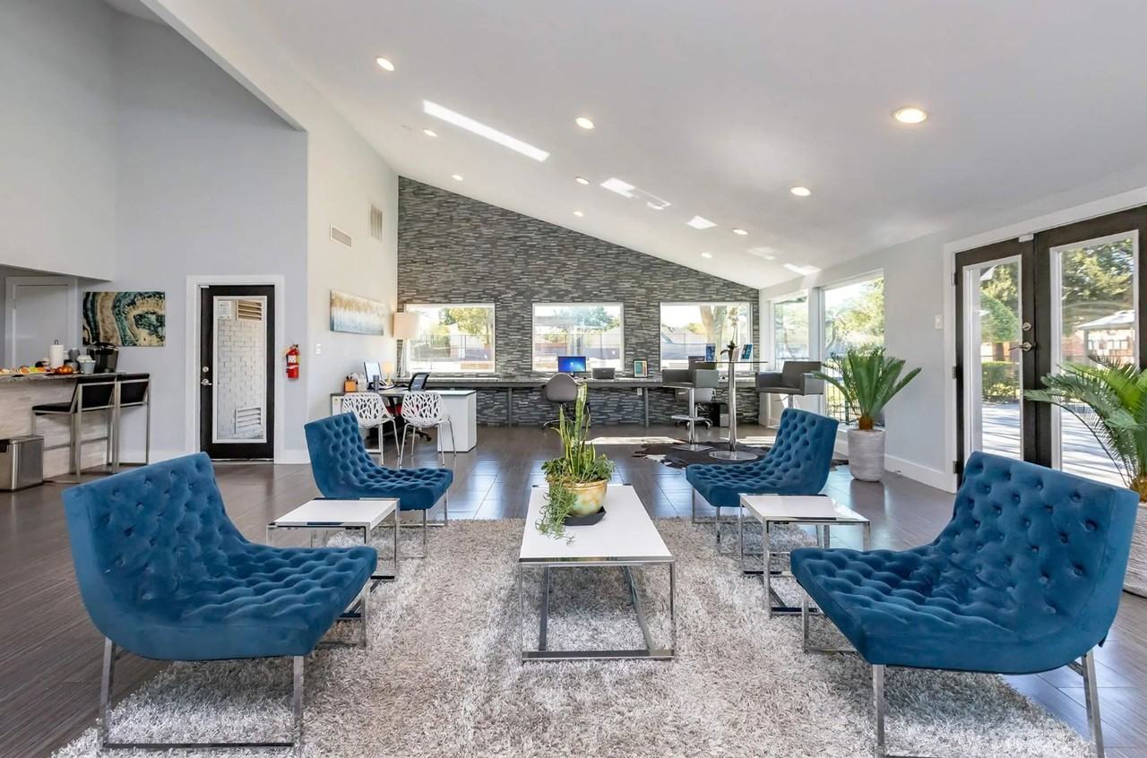 Oakline Apartments - Photo 3 of 36